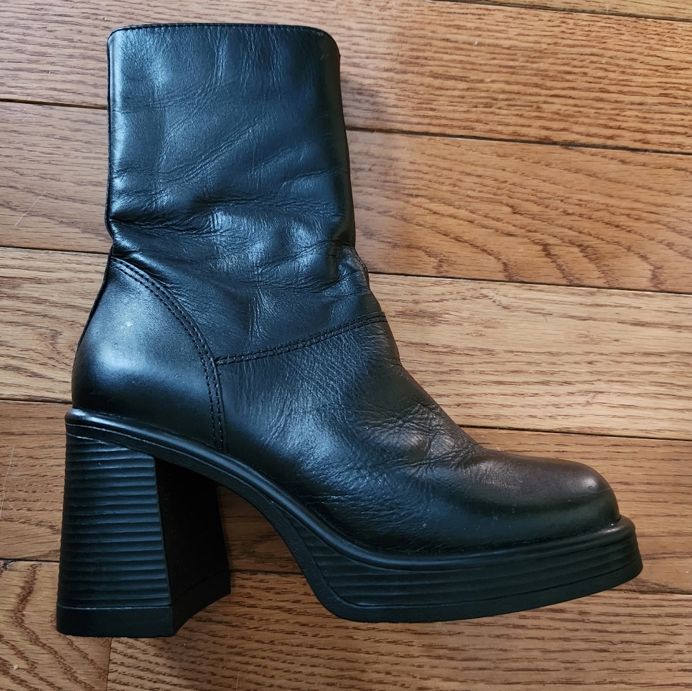 Leather Steve Madden mid calf chunky boot
